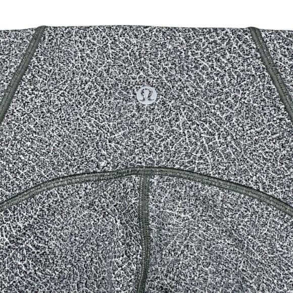 Lululemon Train Times 7/8 Pant *25" Fractal Alpine White Black / Black Size 4 - Picture 8 of 9